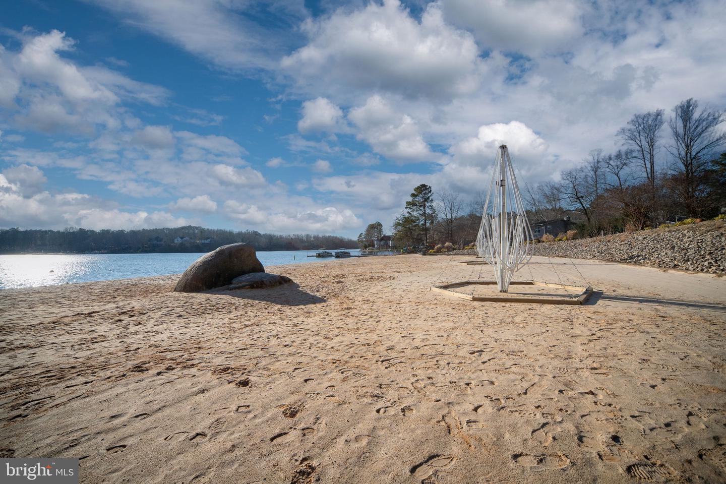 28 TANGLEWOOD RD, PALMYRA, Virginia 22963, 3 Bedrooms Bedrooms, ,2 BathroomsBathrooms,Residential,For sale,28 TANGLEWOOD RD,VAFN2000572 MLS # VAFN2000572