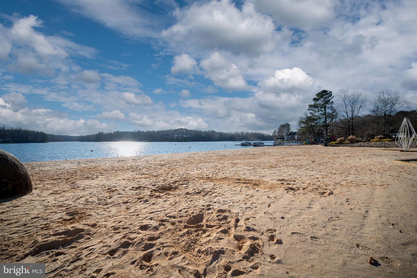 28 TANGLEWOOD RD, PALMYRA, Virginia 22963, 3 Bedrooms Bedrooms, ,2 BathroomsBathrooms,Residential,For sale,28 TANGLEWOOD RD,VAFN2000572 MLS # VAFN2000572