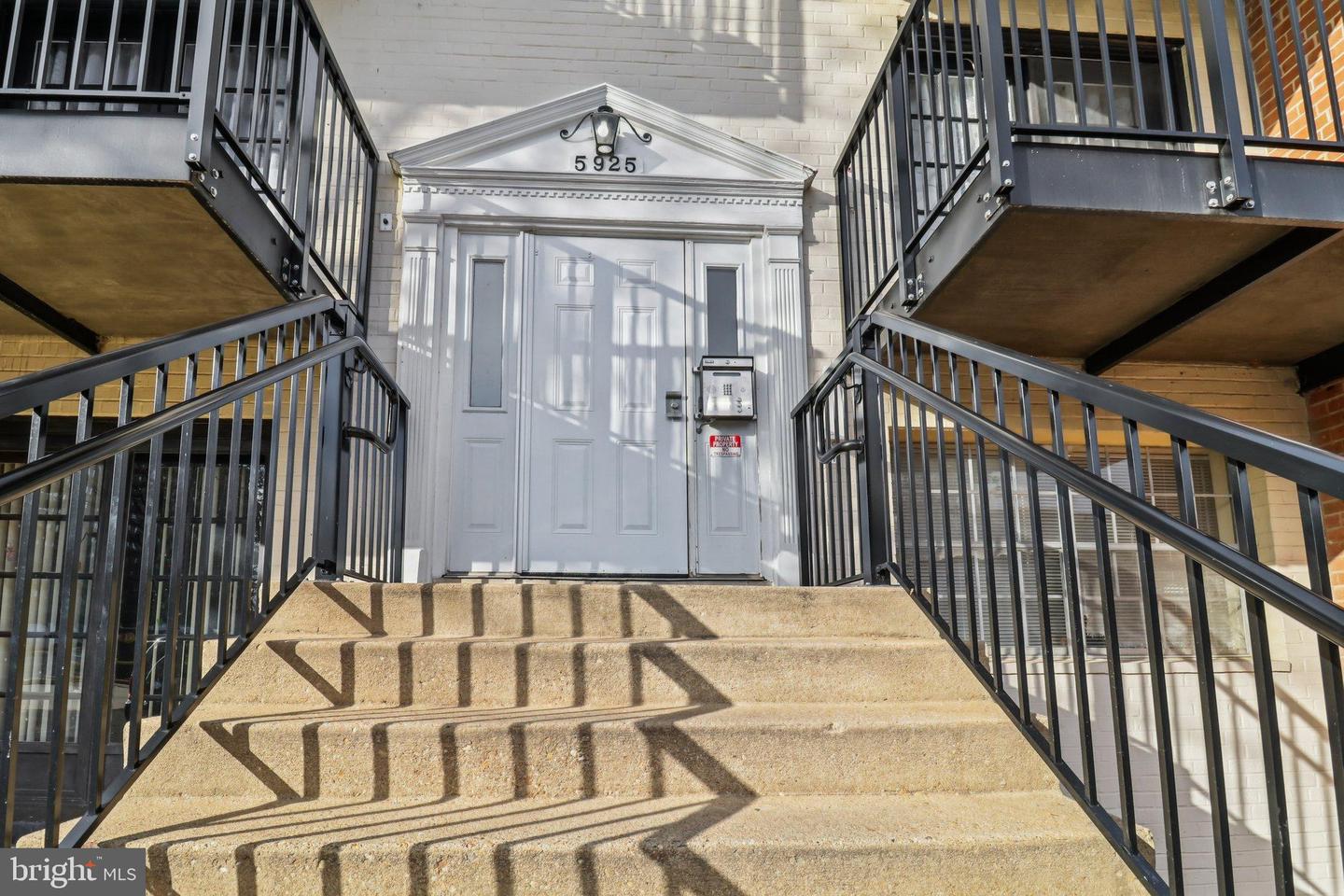 5925 QUANTRELL AVE #104, ALEXANDRIA, Virginia 22312, 2 Bedrooms Bedrooms, 6 Rooms Rooms,1 BathroomBathrooms,Residential,For sale,5925 QUANTRELL AVE #104,VAAX2052684 MLS # VAAX2052684 5925 QUANTRELL AVE #104, ALEXANDRIA, Virginia 22312, 2 Bedrooms Bedrooms, 6 Rooms Rooms,1 BathroomBathrooms,Residential,For sale,5925 QUANTRELL AVE #104,VAAX2052684 MLS # VAAX2052684