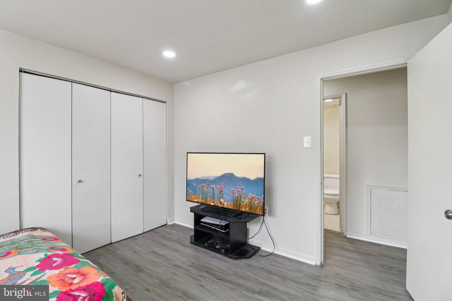 5925 QUANTRELL AVE #104, ALEXANDRIA, Virginia 22312, 2 Bedrooms Bedrooms, 6 Rooms Rooms,1 BathroomBathrooms,Residential,For sale,5925 QUANTRELL AVE #104,VAAX2052684 MLS # VAAX2052684 5925 QUANTRELL AVE #104, ALEXANDRIA, Virginia 22312, 2 Bedrooms Bedrooms, 6 Rooms Rooms,1 BathroomBathrooms,Residential,For sale,5925 QUANTRELL AVE #104,VAAX2052684 MLS # VAAX2052684