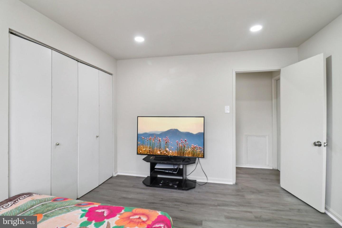 5925 QUANTRELL AVE #104, ALEXANDRIA, Virginia 22312, 2 Bedrooms Bedrooms, 6 Rooms Rooms,1 BathroomBathrooms,Residential,For sale,5925 QUANTRELL AVE #104,VAAX2052684 MLS # VAAX2052684 5925 QUANTRELL AVE #104, ALEXANDRIA, Virginia 22312, 2 Bedrooms Bedrooms, 6 Rooms Rooms,1 BathroomBathrooms,Residential,For sale,5925 QUANTRELL AVE #104,VAAX2052684 MLS # VAAX2052684