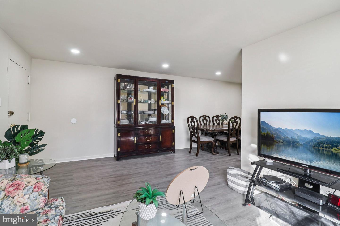 5925 QUANTRELL AVE #104, ALEXANDRIA, Virginia 22312, 2 Bedrooms Bedrooms, 6 Rooms Rooms,1 BathroomBathrooms,Residential,For sale,5925 QUANTRELL AVE #104,VAAX2052684 MLS # VAAX2052684 5925 QUANTRELL AVE #104, ALEXANDRIA, Virginia 22312, 2 Bedrooms Bedrooms, 6 Rooms Rooms,1 BathroomBathrooms,Residential,For sale,5925 QUANTRELL AVE #104,VAAX2052684 MLS # VAAX2052684