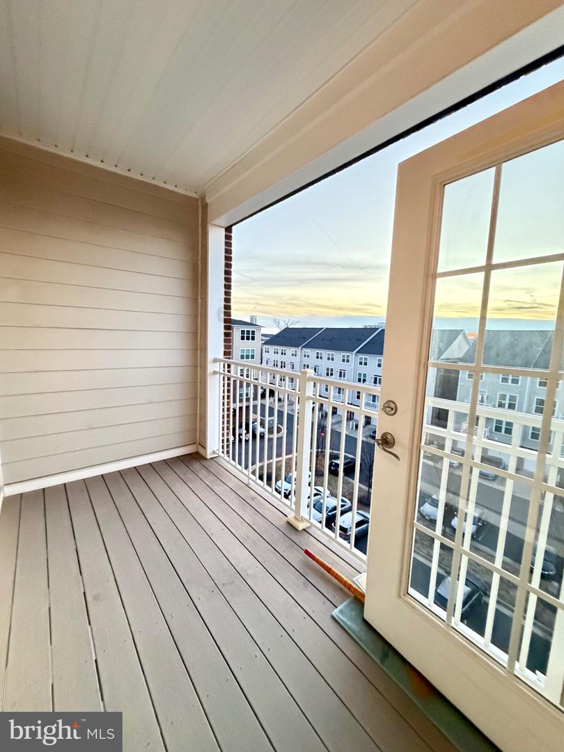 3160 JOHN GLENN ST #505, HERNDON, Virginia 20171, 2 Bedrooms Bedrooms, ,2 BathroomsBathrooms,Residential,For sale,3160 JOHN GLENN ST #505,VAFX2283422 MLS # VAFX2283422