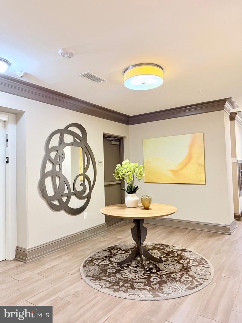 3160 JOHN GLENN ST #505, HERNDON, Virginia 20171, 2 Bedrooms Bedrooms, ,2 BathroomsBathrooms,Residential,For sale,3160 JOHN GLENN ST #505,VAFX2283422 MLS # VAFX2283422