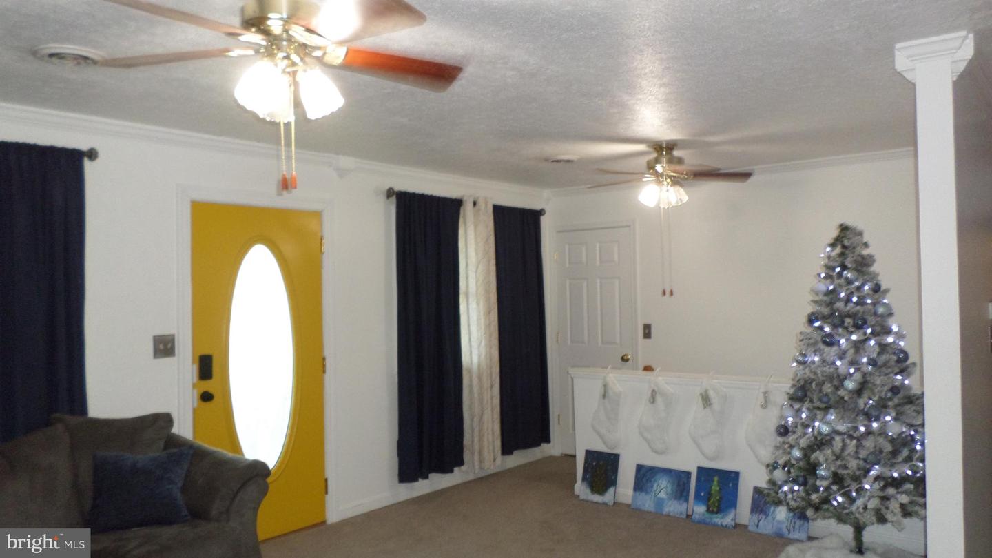 15558 KINGS HWY, KING GEORGE, Virginia 22485, 4 Bedrooms Bedrooms, ,4 BathroomsBathrooms,Residential,For sale,15558 KINGS HWY,VAKG2007430 MLS # VAKG2007430