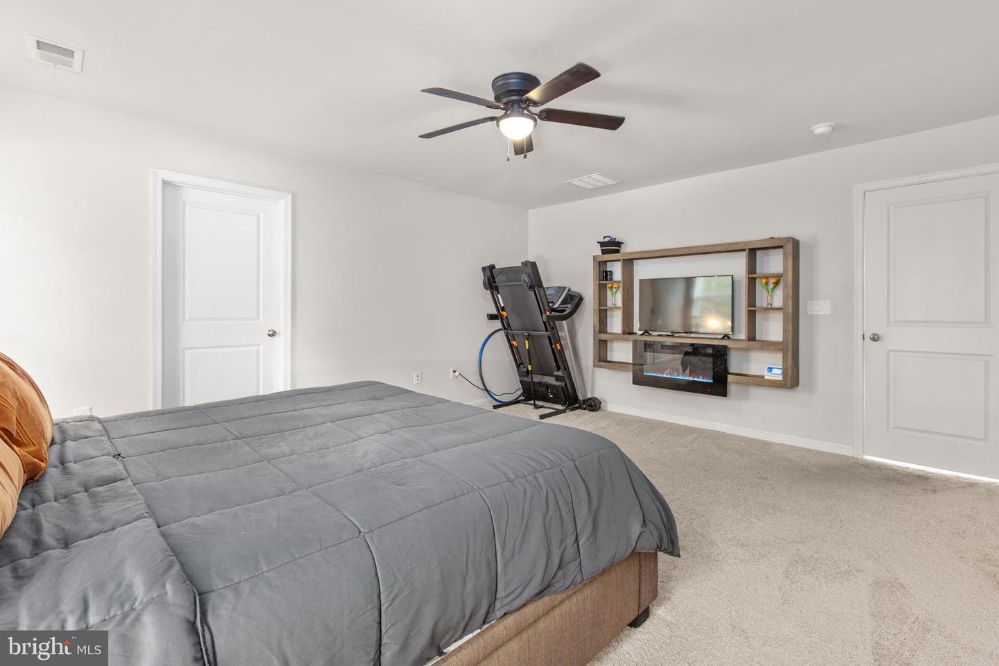 9 MOSSY CREEK LN, FREDERICKSBURG, Virginia 22405, 6 Bedrooms Bedrooms, ,5 BathroomsBathrooms,Residential,For sale,9 MOSSY CREEK LN,VAST2044858 MLS # VAST2044858