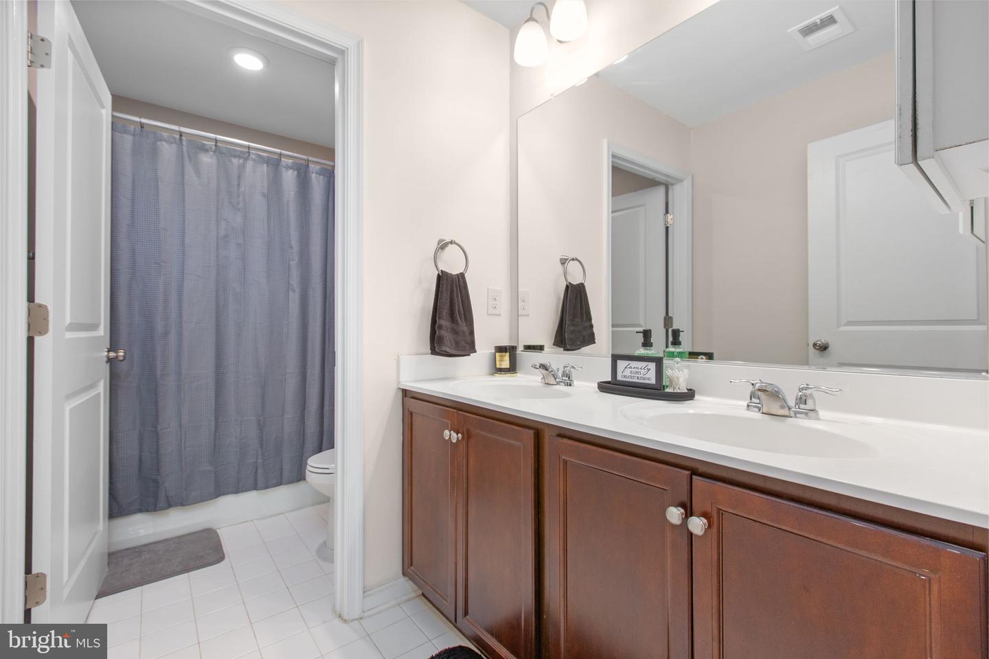 9 MOSSY CREEK LN, FREDERICKSBURG, Virginia 22405, 6 Bedrooms Bedrooms, ,5 BathroomsBathrooms,Residential,For sale,9 MOSSY CREEK LN,VAST2044858 MLS # VAST2044858