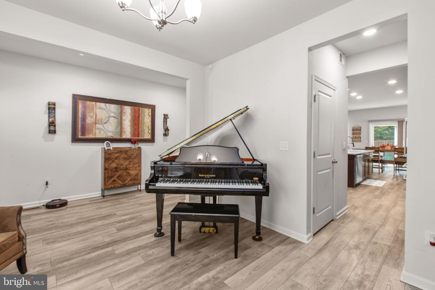 9 MOSSY CREEK LN, FREDERICKSBURG, Virginia 22405, 6 Bedrooms Bedrooms, ,5 BathroomsBathrooms,Residential,For sale,9 MOSSY CREEK LN,VAST2044858 MLS # VAST2044858