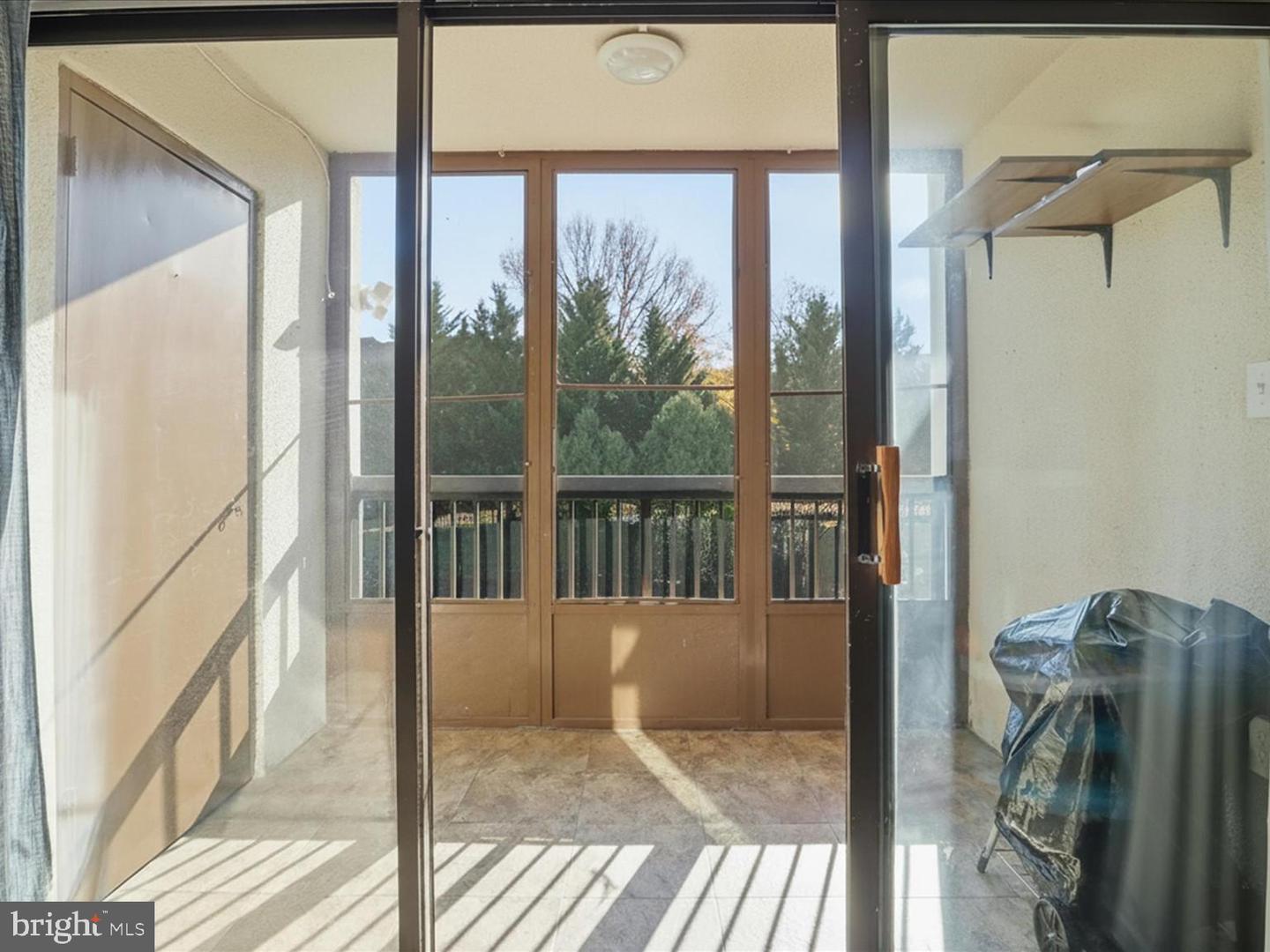 611 CENTER ST #104, HERNDON, Virginia 20170, 2 Bedrooms Bedrooms, 4 Rooms Rooms,2 BathroomsBathrooms,Residential,For sale,611 CENTER ST #104,VAFX2283340 MLS # VAFX2283340