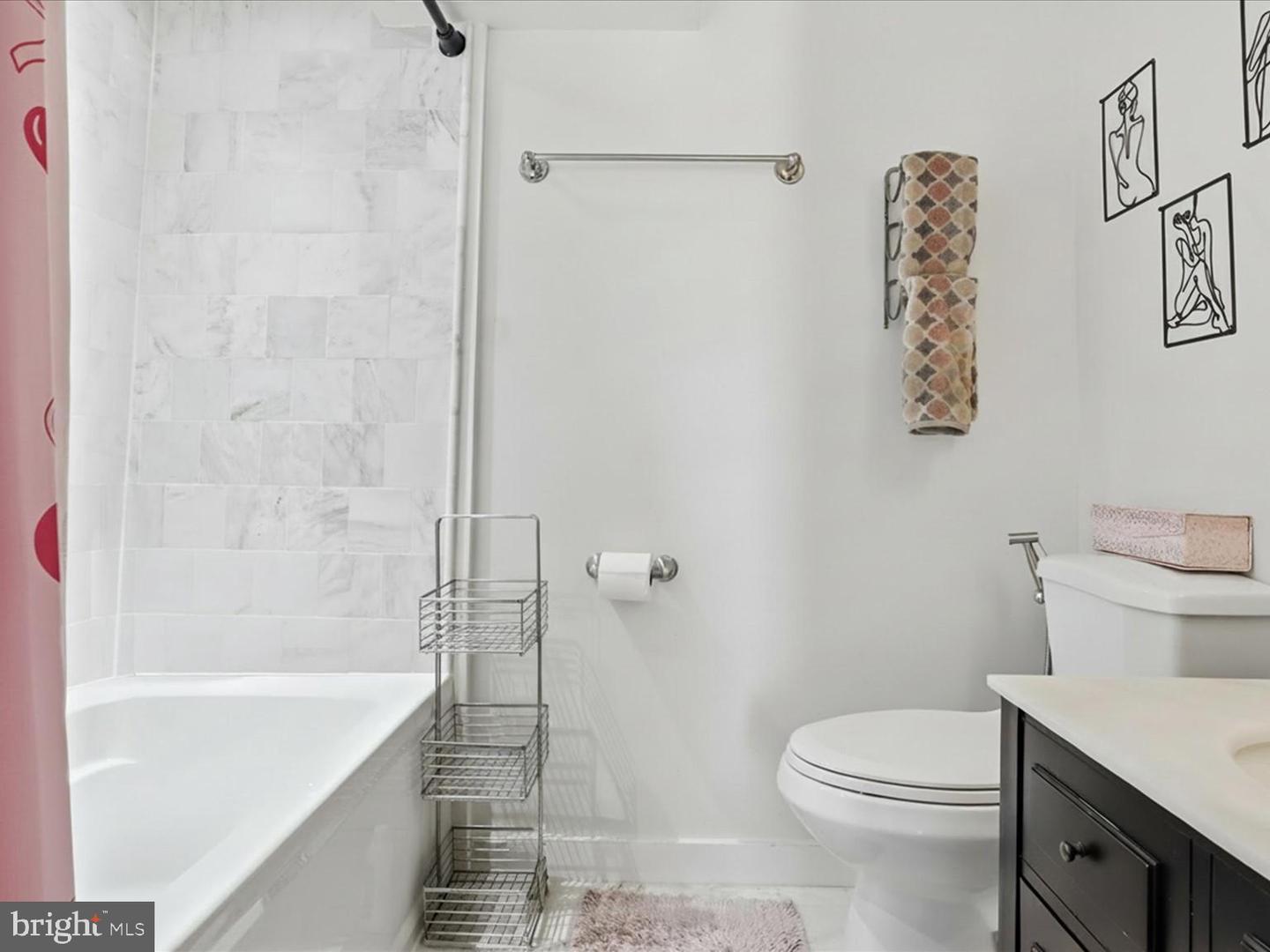 611 CENTER ST #104, HERNDON, Virginia 20170, 2 Bedrooms Bedrooms, 4 Rooms Rooms,2 BathroomsBathrooms,Residential,For sale,611 CENTER ST #104,VAFX2283340 MLS # VAFX2283340