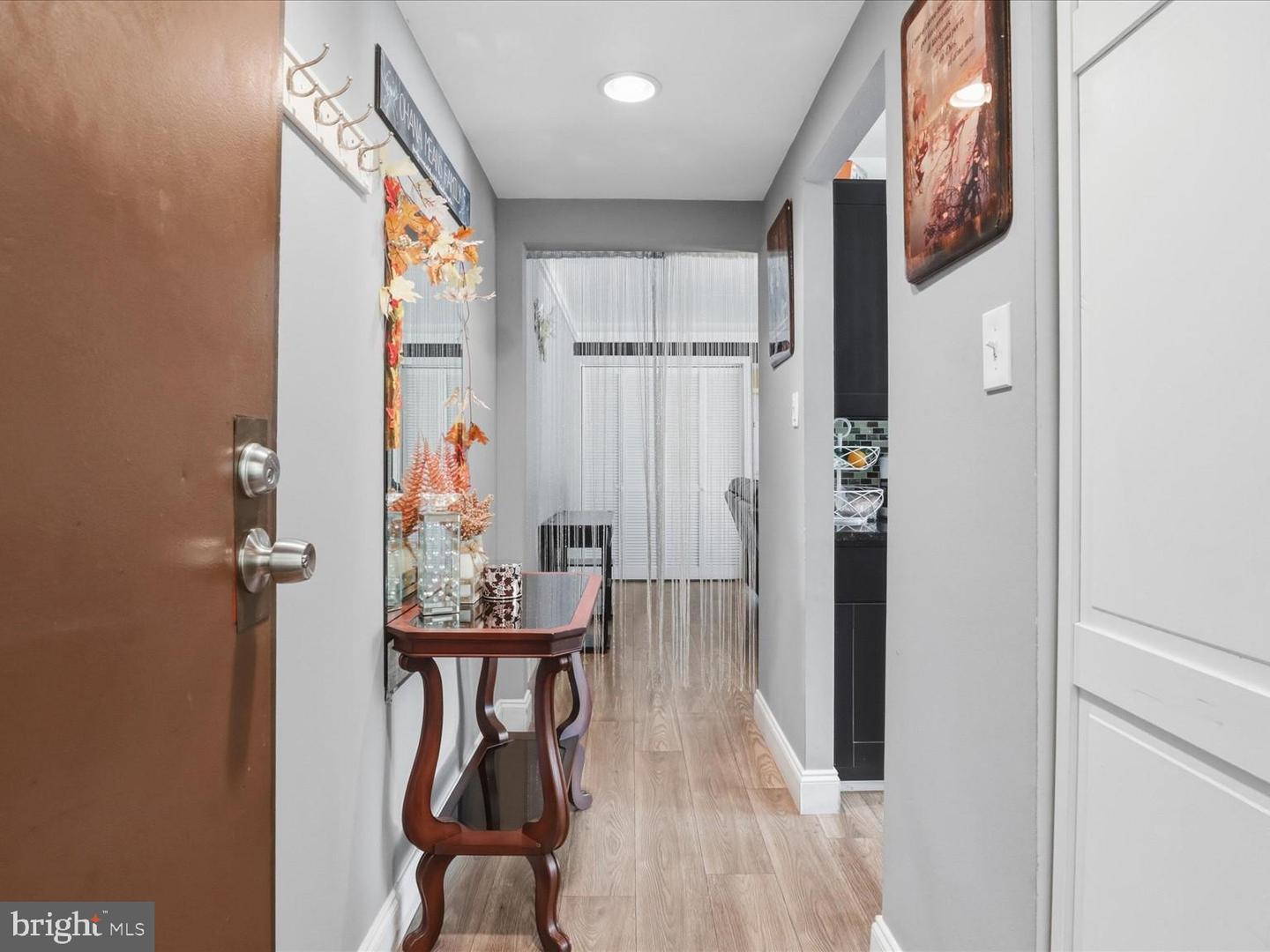 611 CENTER ST #104, HERNDON, Virginia 20170, 2 Bedrooms Bedrooms, 4 Rooms Rooms,2 BathroomsBathrooms,Residential,For sale,611 CENTER ST #104,VAFX2283340 MLS # VAFX2283340