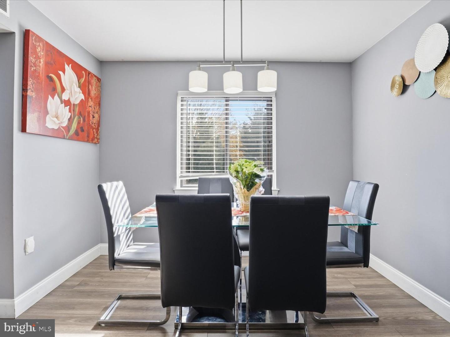 611 CENTER ST #104, HERNDON, Virginia 20170, 2 Bedrooms Bedrooms, 4 Rooms Rooms,2 BathroomsBathrooms,Residential,For sale,611 CENTER ST #104,VAFX2283340 MLS # VAFX2283340