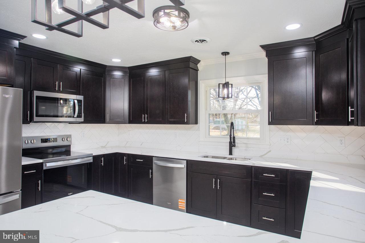 12 ESSEX RD, GROTTOES, Virginia 24441, 3 Bedrooms Bedrooms, ,2 BathroomsBathrooms,Residential,For sale,12 ESSEX RD,VAAG2002720 MLS # VAAG2002720