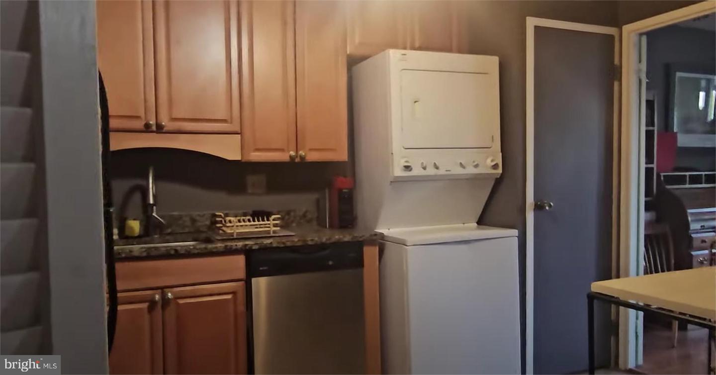 250 S REYNOLDS ST #206, ALEXANDRIA, Virginia 22304, 1 Bedroom Bedrooms, 8 Rooms Rooms,1 BathroomBathrooms,Residential,For sale,250 S REYNOLDS ST #206,VAAX2052668 MLS # VAAX2052668