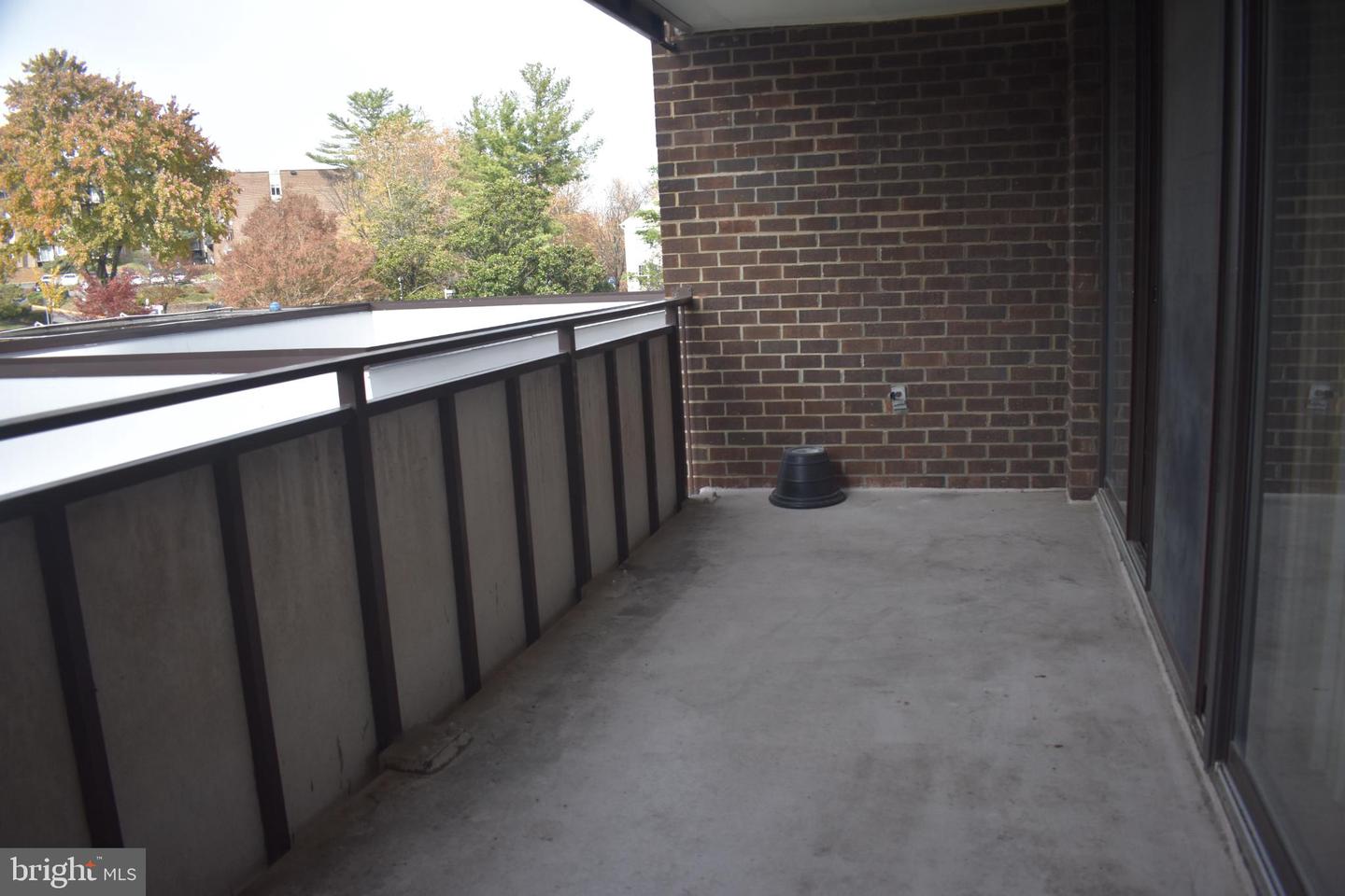 250 S REYNOLDS ST #206, ALEXANDRIA, Virginia 22304, 1 Bedroom Bedrooms, 8 Rooms Rooms,1 BathroomBathrooms,Residential,For sale,250 S REYNOLDS ST #206,VAAX2052668 MLS # VAAX2052668