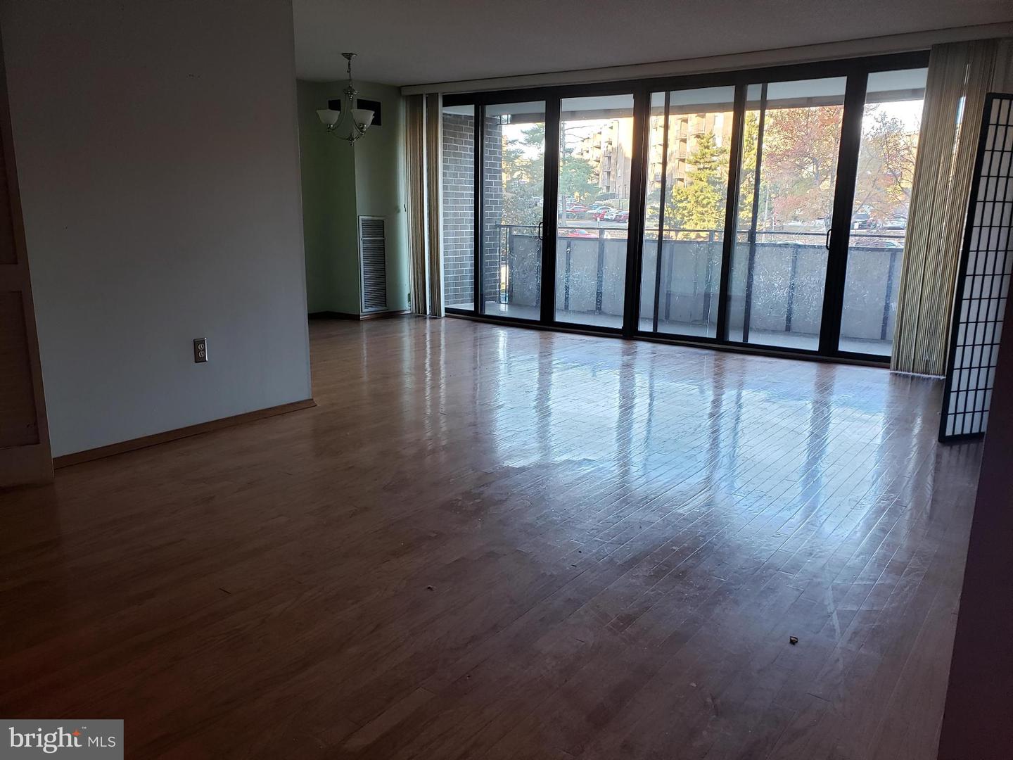 250 S REYNOLDS ST #206, ALEXANDRIA, Virginia 22304, 1 Bedroom Bedrooms, 8 Rooms Rooms,1 BathroomBathrooms,Residential,For sale,250 S REYNOLDS ST #206,VAAX2052668 MLS # VAAX2052668