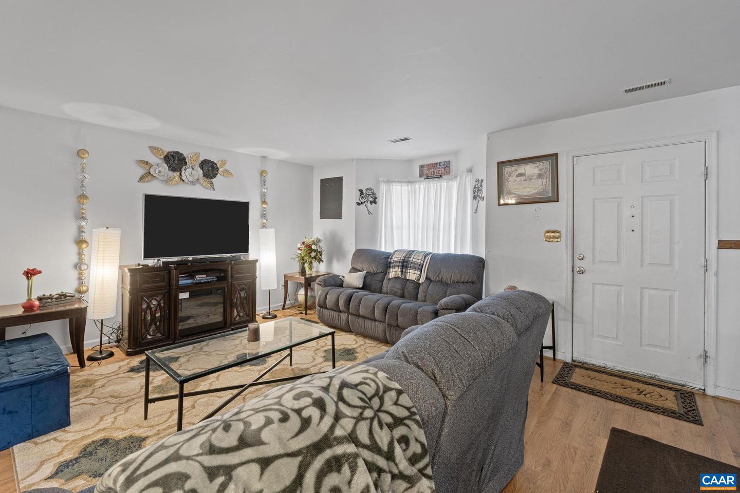 2319 FINCH CT, CHARLOTTESVILLE, Virginia 22911, 4 Bedrooms Bedrooms, ,3 BathroomsBathrooms,Residential,For sale,2319 FINCH CT,672017 MLS # 672017