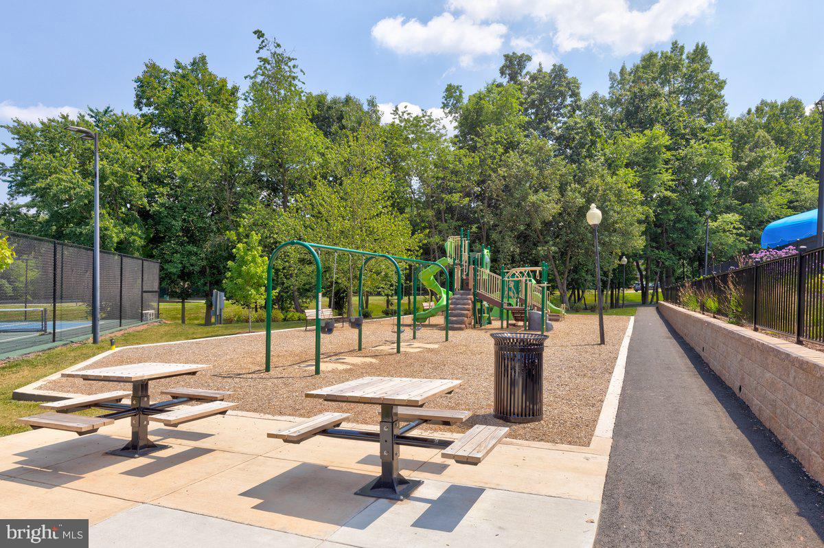 46134 BRISBANE SQ, POTOMAC FALLS, Virginia 20165, 3 Bedrooms Bedrooms, ,3 BathroomsBathrooms,Residential,For sale,46134 BRISBANE SQ,VALO2113002 MLS # VALO2113002