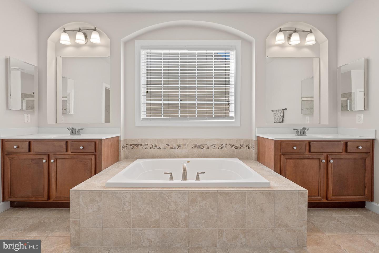 16862 REEF KNOT WAY, WOODBRIDGE, Virginia 22191, 5 Bedrooms Bedrooms, ,4 BathroomsBathrooms,Residential,For sale,16862 REEF KNOT WAY,VAPW2109572 MLS # VAPW2109572 16862 REEF KNOT WAY, WOODBRIDGE, Virginia 22191, 5 Bedrooms Bedrooms, ,4 BathroomsBathrooms,Residential,For sale,16862 REEF KNOT WAY,VAPW2109572 MLS # VAPW2109572