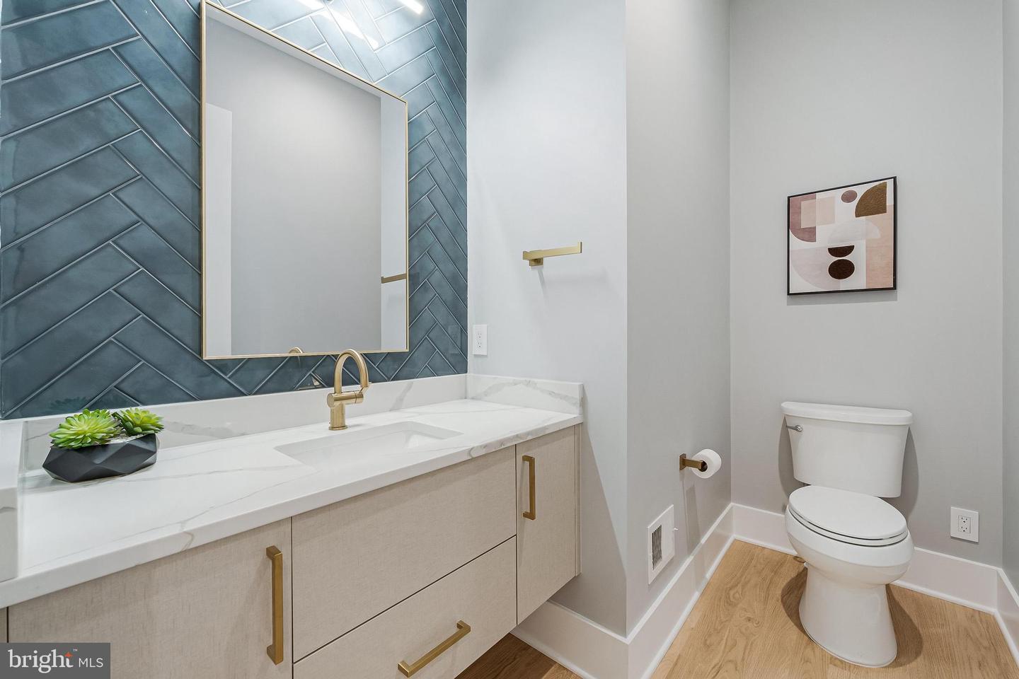 1052 BALLS HILL RD, MCLEAN, Virginia 22101, 6 Bedrooms Bedrooms, ,6 BathroomsBathrooms,Residential,For sale,1052 BALLS HILL RD,VAFX2283384 MLS # VAFX2283384