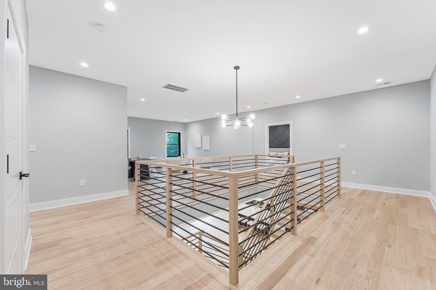 1052 BALLS HILL RD, MCLEAN, Virginia 22101, 6 Bedrooms Bedrooms, ,6 BathroomsBathrooms,Residential,For sale,1052 BALLS HILL RD,VAFX2283384 MLS # VAFX2283384