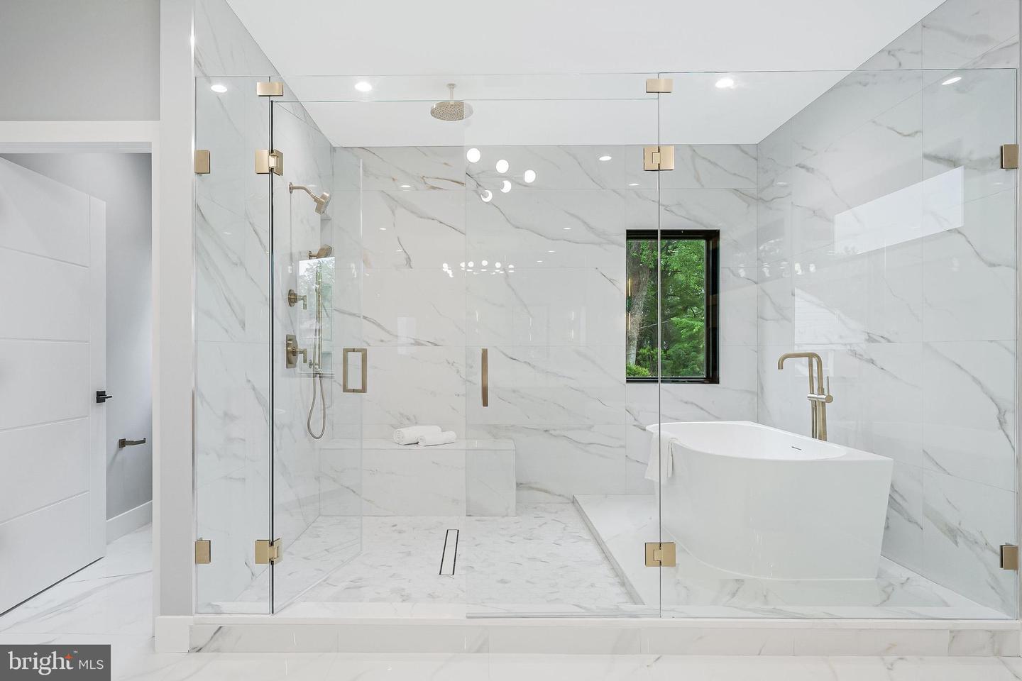 1052 BALLS HILL RD, MCLEAN, Virginia 22101, 6 Bedrooms Bedrooms, ,6 BathroomsBathrooms,Residential,For sale,1052 BALLS HILL RD,VAFX2283384 MLS # VAFX2283384