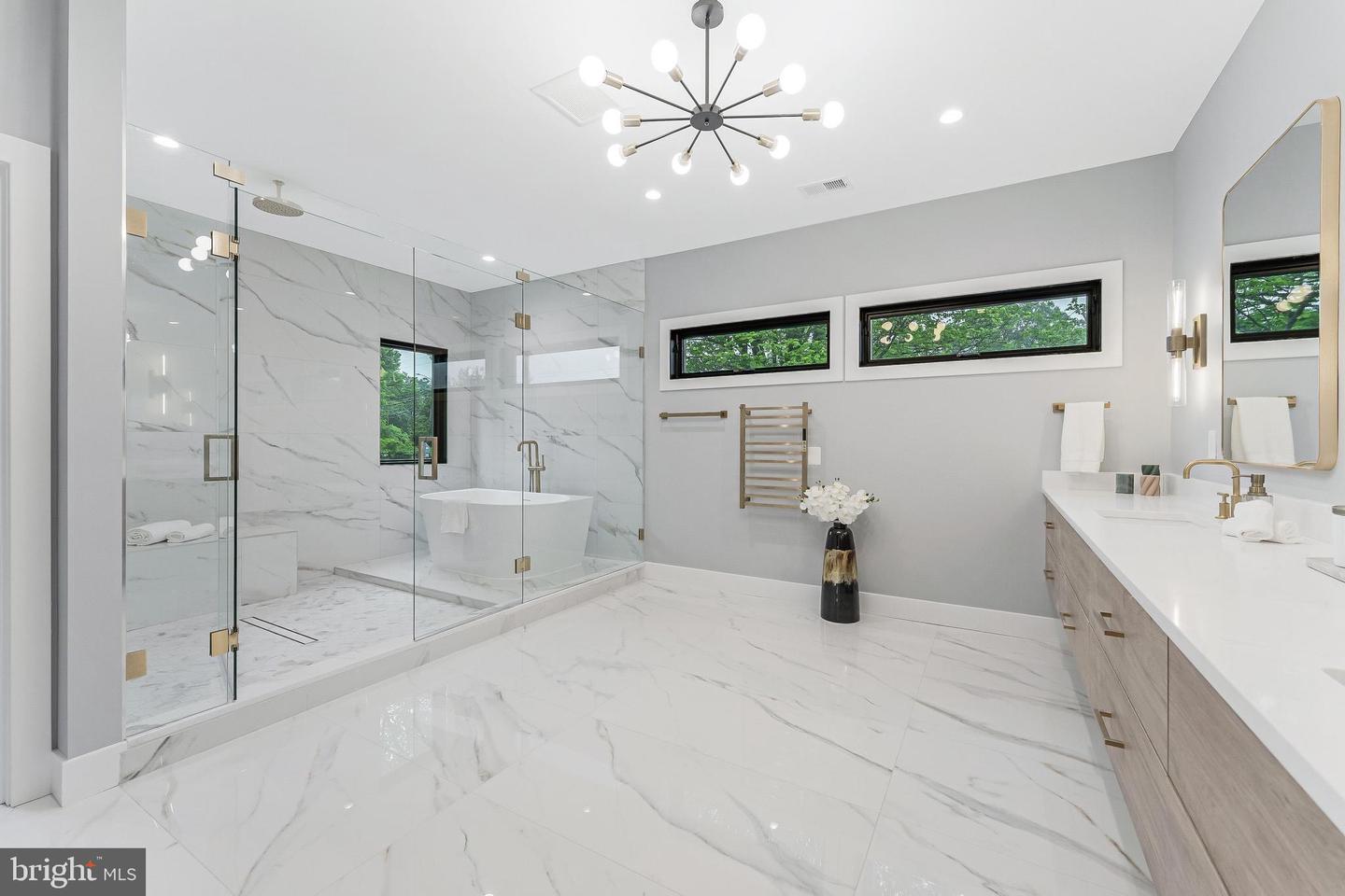 1052 BALLS HILL RD, MCLEAN, Virginia 22101, 6 Bedrooms Bedrooms, ,6 BathroomsBathrooms,Residential,For sale,1052 BALLS HILL RD,VAFX2283384 MLS # VAFX2283384