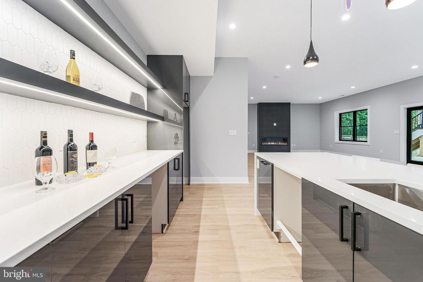 1052 BALLS HILL RD, MCLEAN, Virginia 22101, 6 Bedrooms Bedrooms, ,6 BathroomsBathrooms,Residential,For sale,1052 BALLS HILL RD,VAFX2283384 MLS # VAFX2283384