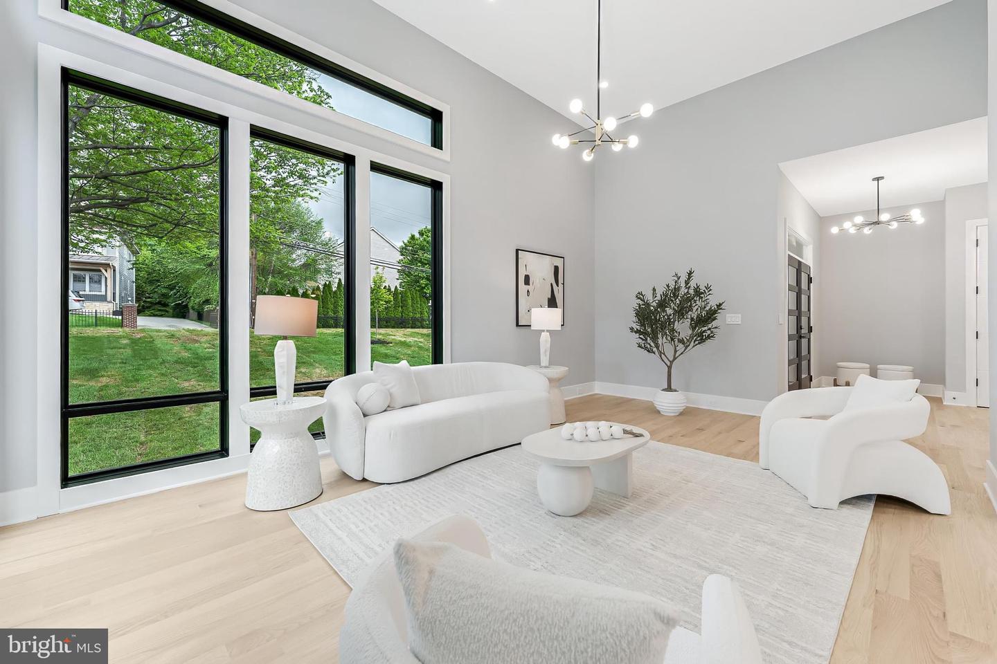 1052 BALLS HILL RD, MCLEAN, Virginia 22101, 6 Bedrooms Bedrooms, ,6 BathroomsBathrooms,Residential,For sale,1052 BALLS HILL RD,VAFX2283384 MLS # VAFX2283384