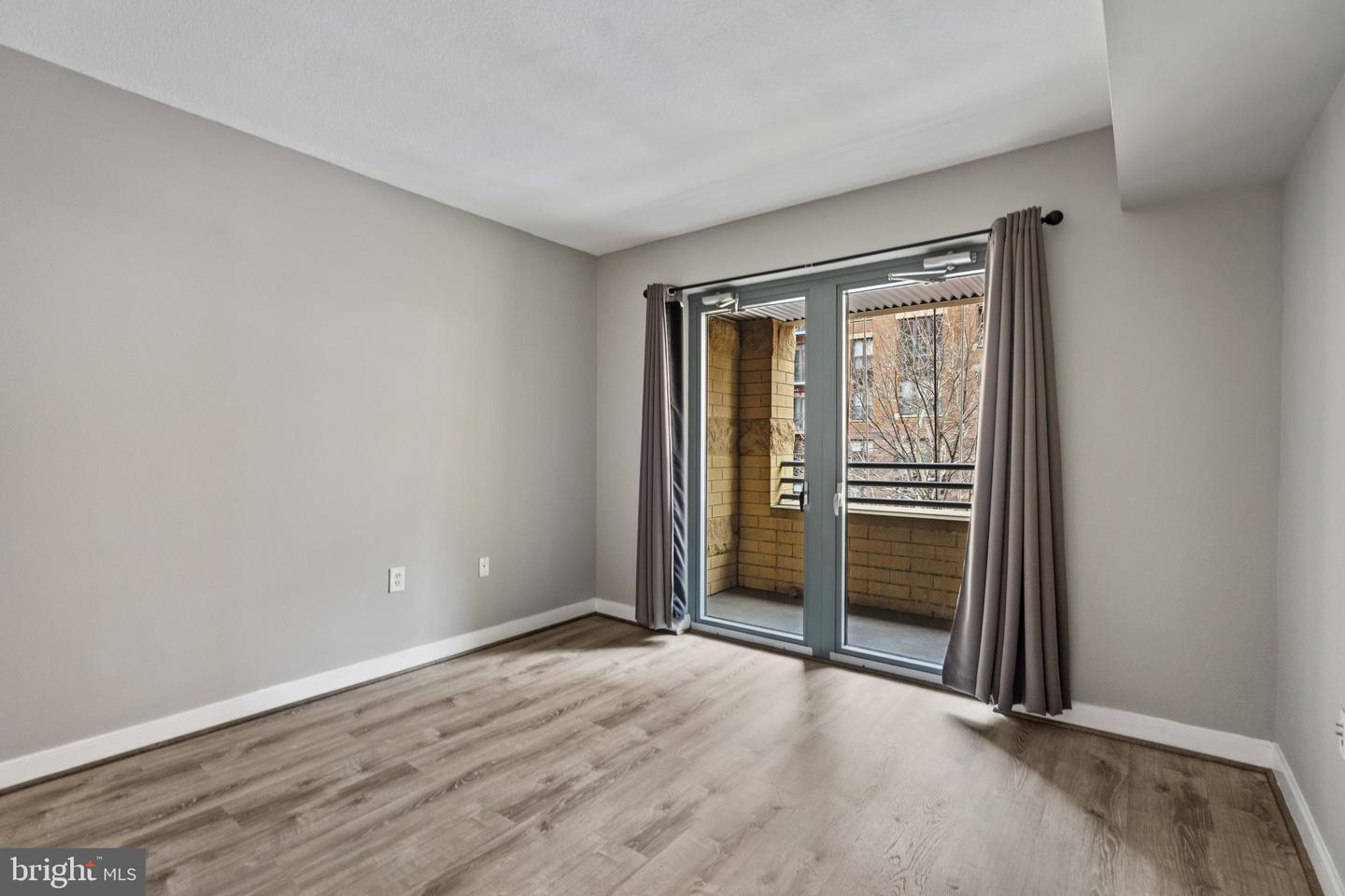 1117 10TH ST NW #202, WASHINGTON, District Of Columbia 20001, 2 Bedrooms Bedrooms, ,2 BathroomsBathrooms,Residential,For sale,1117 10TH ST NW #202,DCDC2238004 MLS # DCDC2238004