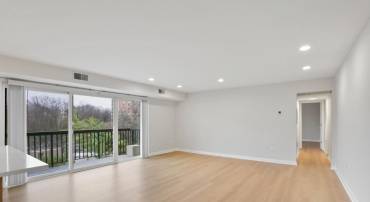 3200 S 28TH ST #403, ALEXANDRIA, Virginia 22302, 2 Bedrooms Bedrooms, 3 Rooms Rooms,1 BathroomBathrooms,Residential,For sale,3200 S 28TH ST #403,VAAX2052702 MLS # VAAX2052702