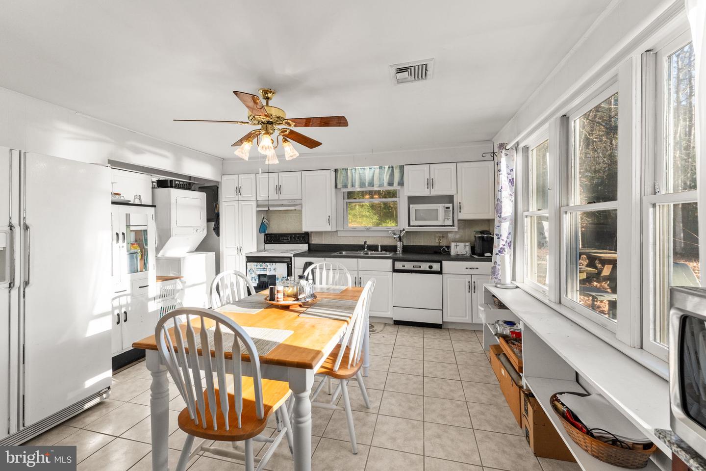 792 OAK HILL RD, LANCASTER, Virginia 22503, 2 Bedrooms Bedrooms, 6 Rooms Rooms,2 BathroomsBathrooms,Residential,For sale,792 OAK HILL RD,VALV2000926 MLS # VALV2000926