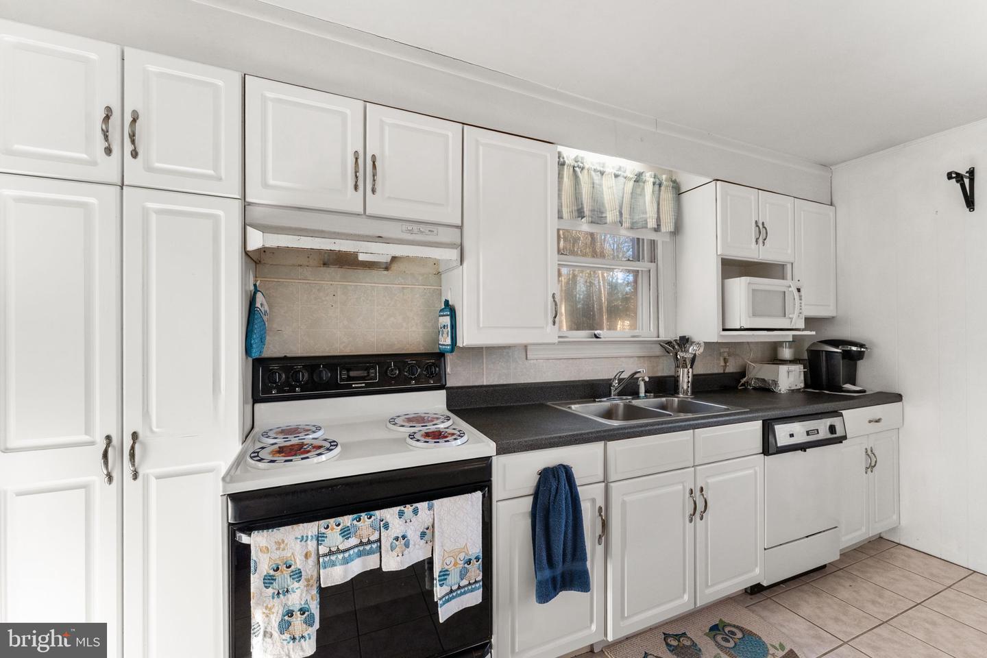 792 OAK HILL RD, LANCASTER, Virginia 22503, 2 Bedrooms Bedrooms, 6 Rooms Rooms,2 BathroomsBathrooms,Residential,For sale,792 OAK HILL RD,VALV2000926 MLS # VALV2000926