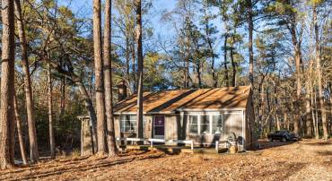 792 OAK HILL RD, LANCASTER, Virginia 22503, 2 Bedrooms Bedrooms, 6 Rooms Rooms,2 BathroomsBathrooms,Residential,For sale,792 OAK HILL RD,VALV2000926 MLS # VALV2000926