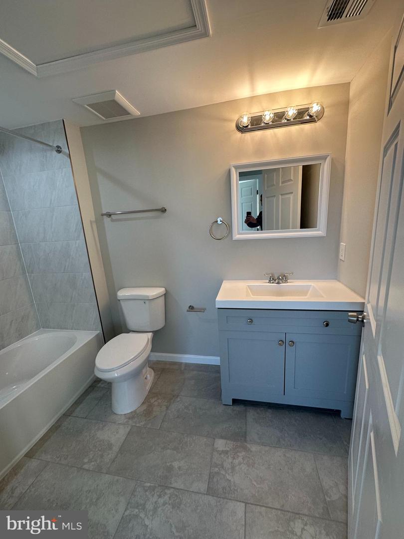 1812 H PL NE #B03, WASHINGTON, District Of Columbia 20002, 4 Bedrooms Bedrooms, ,1 BathroomBathrooms,Residential,For sale,1812 H PL NE #B03,DCDC2238930 MLS # DCDC2238930