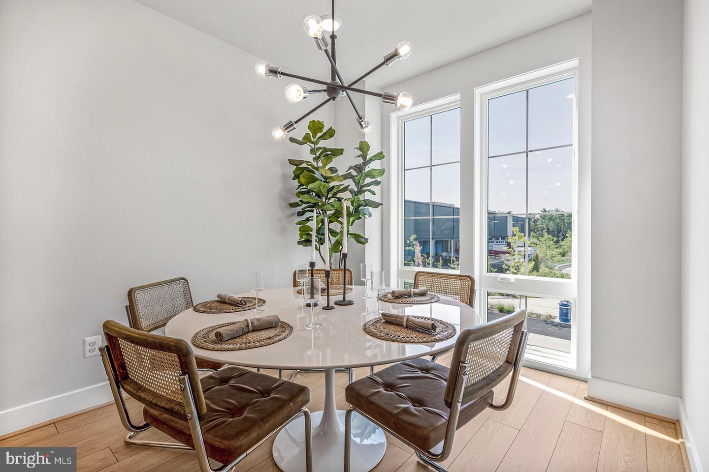 402 SWANN AVE, ALEXANDRIA, Virginia 22301, 3 Bedrooms Bedrooms, ,3 BathroomsBathrooms,Residential,For sale,402 SWANN AVE,VAAX2052708 MLS # VAAX2052708