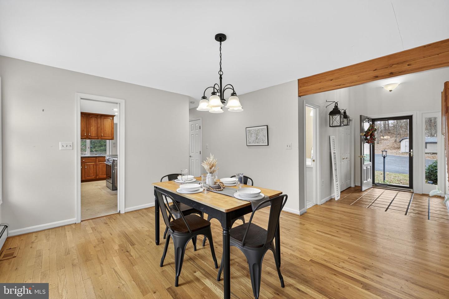 8423 LOCK LN, WARRENTON, Virginia 20186, 3 Bedrooms Bedrooms, ,3 BathroomsBathrooms,Residential,For sale,8423 LOCK LN,VAFQ2019994 MLS # VAFQ2019994