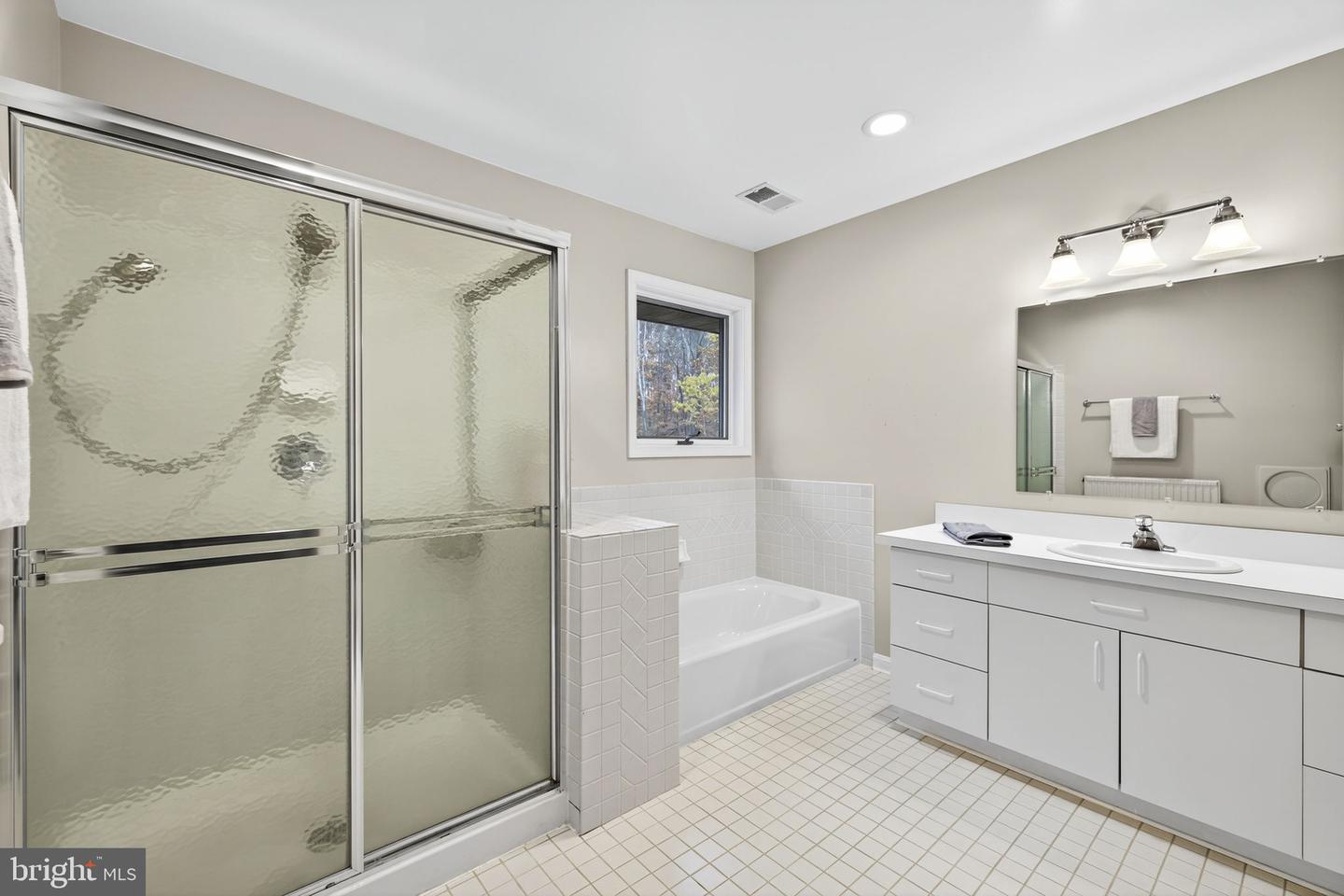 8423 LOCK LN, WARRENTON, Virginia 20186, 3 Bedrooms Bedrooms, ,3 BathroomsBathrooms,Residential,For sale,8423 LOCK LN,VAFQ2019994 MLS # VAFQ2019994