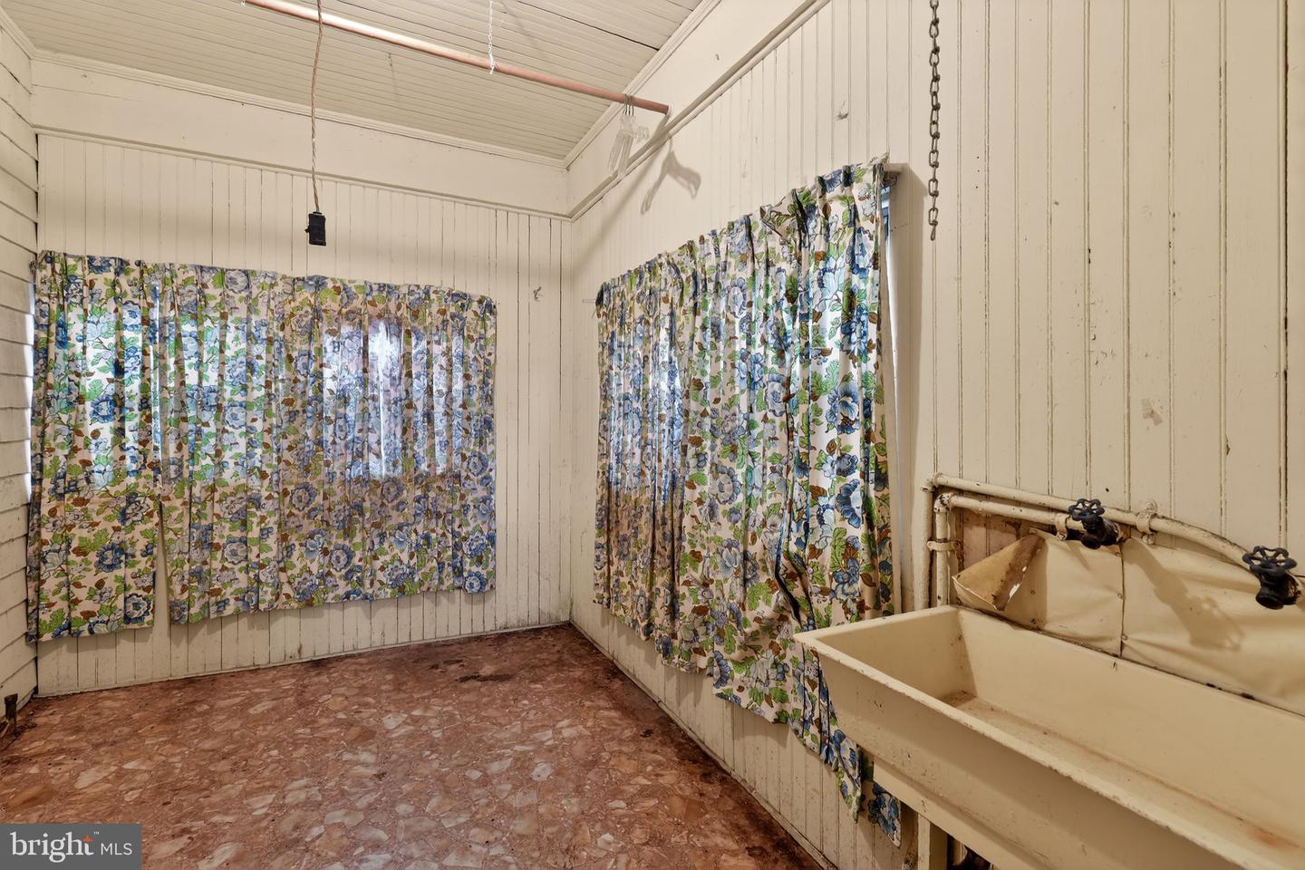 51 BUXTON AVE, NEWPORT NEWS, Virginia 23607, 4 Bedrooms Bedrooms, ,2 BathroomsBathrooms,Residential,For sale,51 BUXTON AVE,VANN2000118 MLS # VANN2000118 51 BUXTON AVE, NEWPORT NEWS, Virginia 23607, 4 Bedrooms Bedrooms, ,2 BathroomsBathrooms,Residential,For sale,51 BUXTON AVE,VANN2000118 MLS # VANN2000118