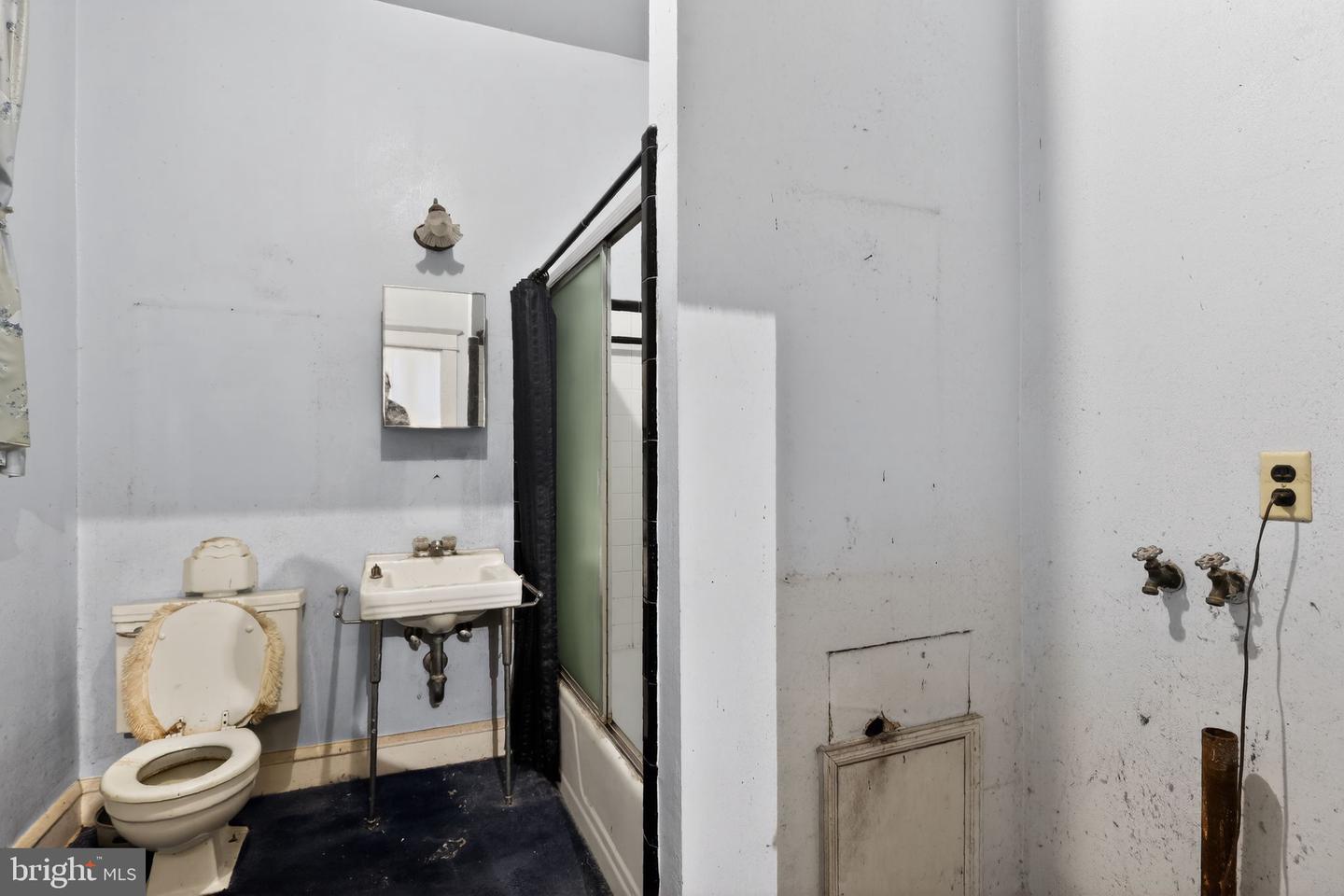 51 BUXTON AVE, NEWPORT NEWS, Virginia 23607, 4 Bedrooms Bedrooms, ,2 BathroomsBathrooms,Residential,For sale,51 BUXTON AVE,VANN2000118 MLS # VANN2000118 51 BUXTON AVE, NEWPORT NEWS, Virginia 23607, 4 Bedrooms Bedrooms, ,2 BathroomsBathrooms,Residential,For sale,51 BUXTON AVE,VANN2000118 MLS # VANN2000118