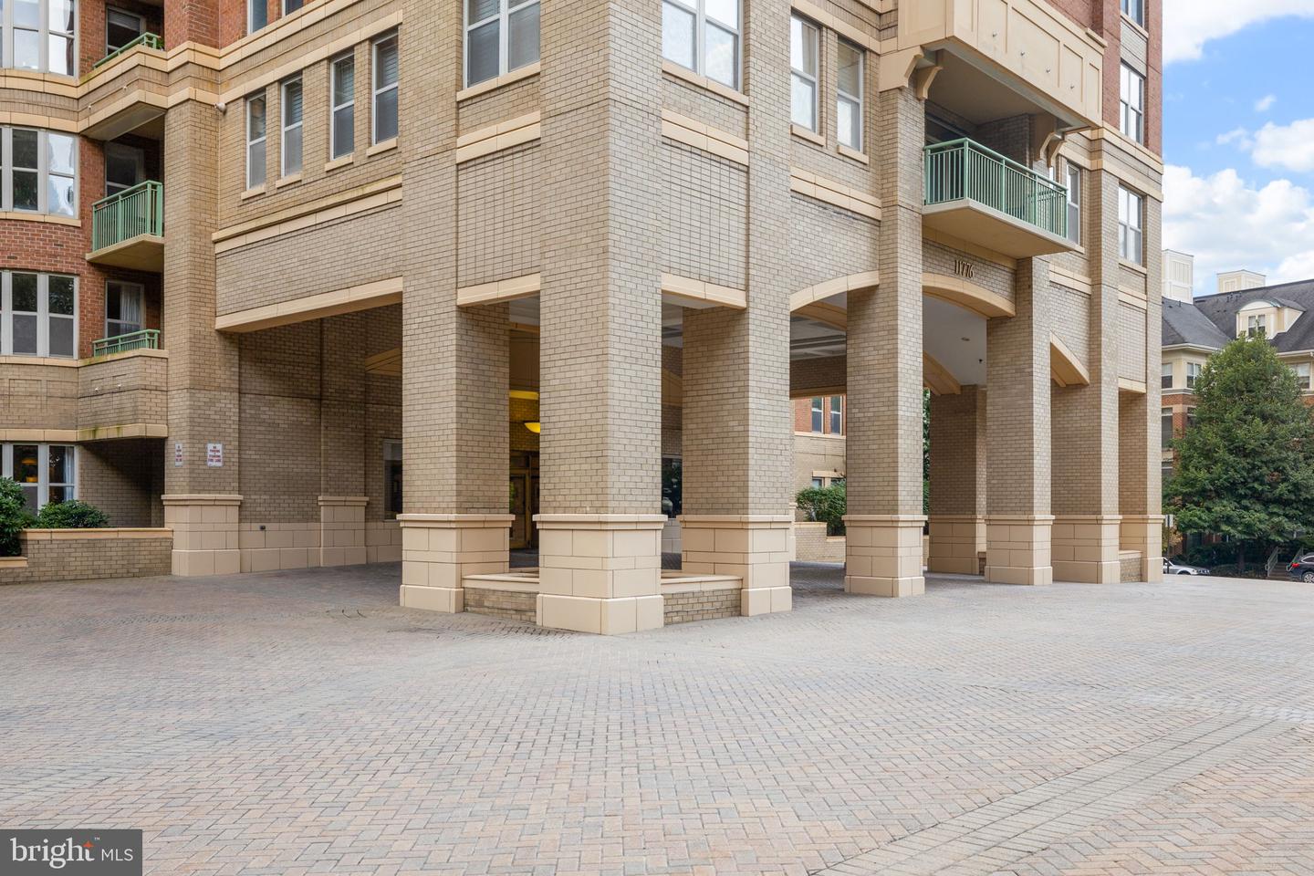 11776 STRATFORD HOUSE PL #507, RESTON, Virginia 20190, 2 Bedrooms Bedrooms, ,2 BathroomsBathrooms,Residential,For sale,11776 STRATFORD HOUSE PL #507,VAFX2283616 MLS # VAFX2283616 11776 STRATFORD HOUSE PL #507, RESTON, Virginia 20190, 2 Bedrooms Bedrooms, ,2 BathroomsBathrooms,Residential,For sale,11776 STRATFORD HOUSE PL #507,VAFX2283616 MLS # VAFX2283616