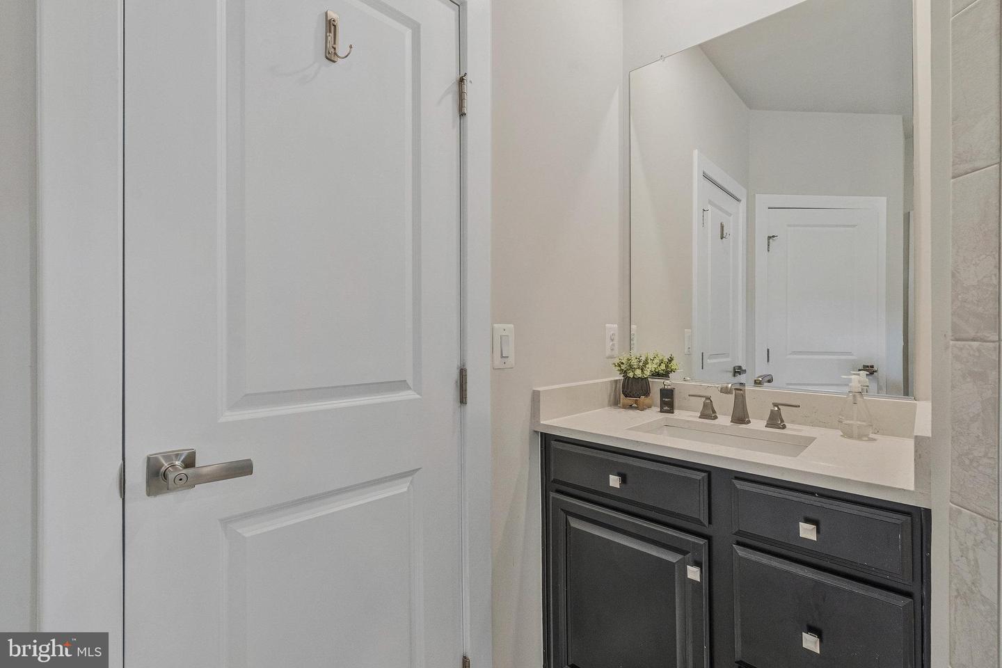 13240 LAKE WOODLAND WAY #5F, HERNDON, Virginia 20171, 3 Bedrooms Bedrooms, ,2 BathroomsBathrooms,Residential,For sale,13240 LAKE WOODLAND WAY #5F,VAFX2243776 MLS # VAFX2243776