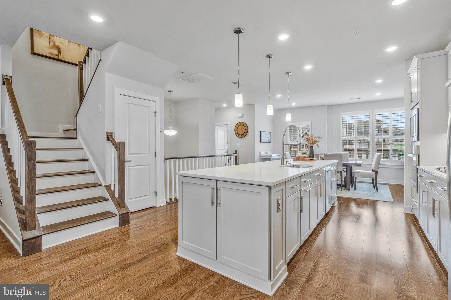 13240 LAKE WOODLAND WAY #5F, HERNDON, Virginia 20171, 3 Bedrooms Bedrooms, ,2 BathroomsBathrooms,Residential,For sale,13240 LAKE WOODLAND WAY #5F,VAFX2243776 MLS # VAFX2243776