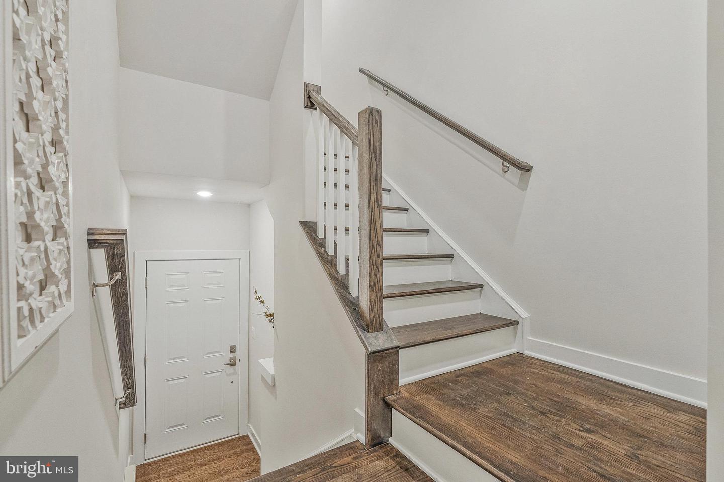 13240 LAKE WOODLAND WAY #5F, HERNDON, Virginia 20171, 3 Bedrooms Bedrooms, ,2 BathroomsBathrooms,Residential,For sale,13240 LAKE WOODLAND WAY #5F,VAFX2243776 MLS # VAFX2243776