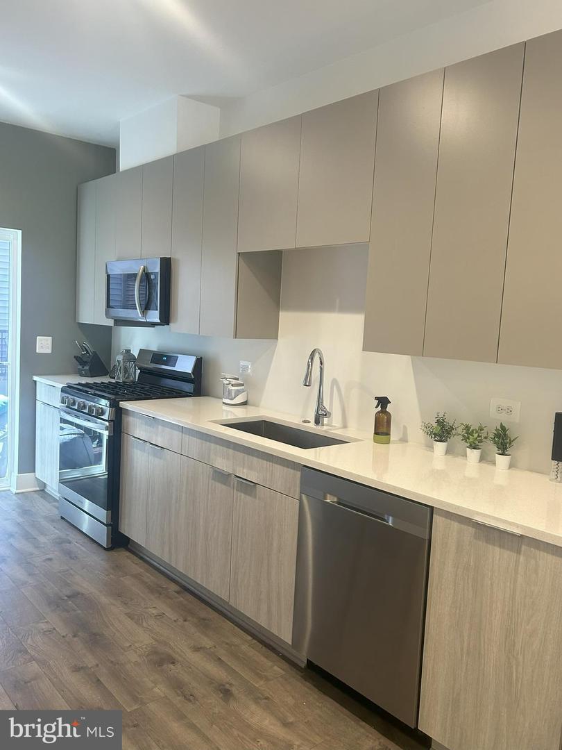 5541 SOUTH DAKOTA AVE NE, WASHINGTON, District Of Columbia 20011, 2 Bedrooms Bedrooms, 2 Rooms Rooms,1 BathroomBathrooms,Residential,For sale,5541 SOUTH DAKOTA AVE NE,DCDC2220690 MLS # DCDC2220690