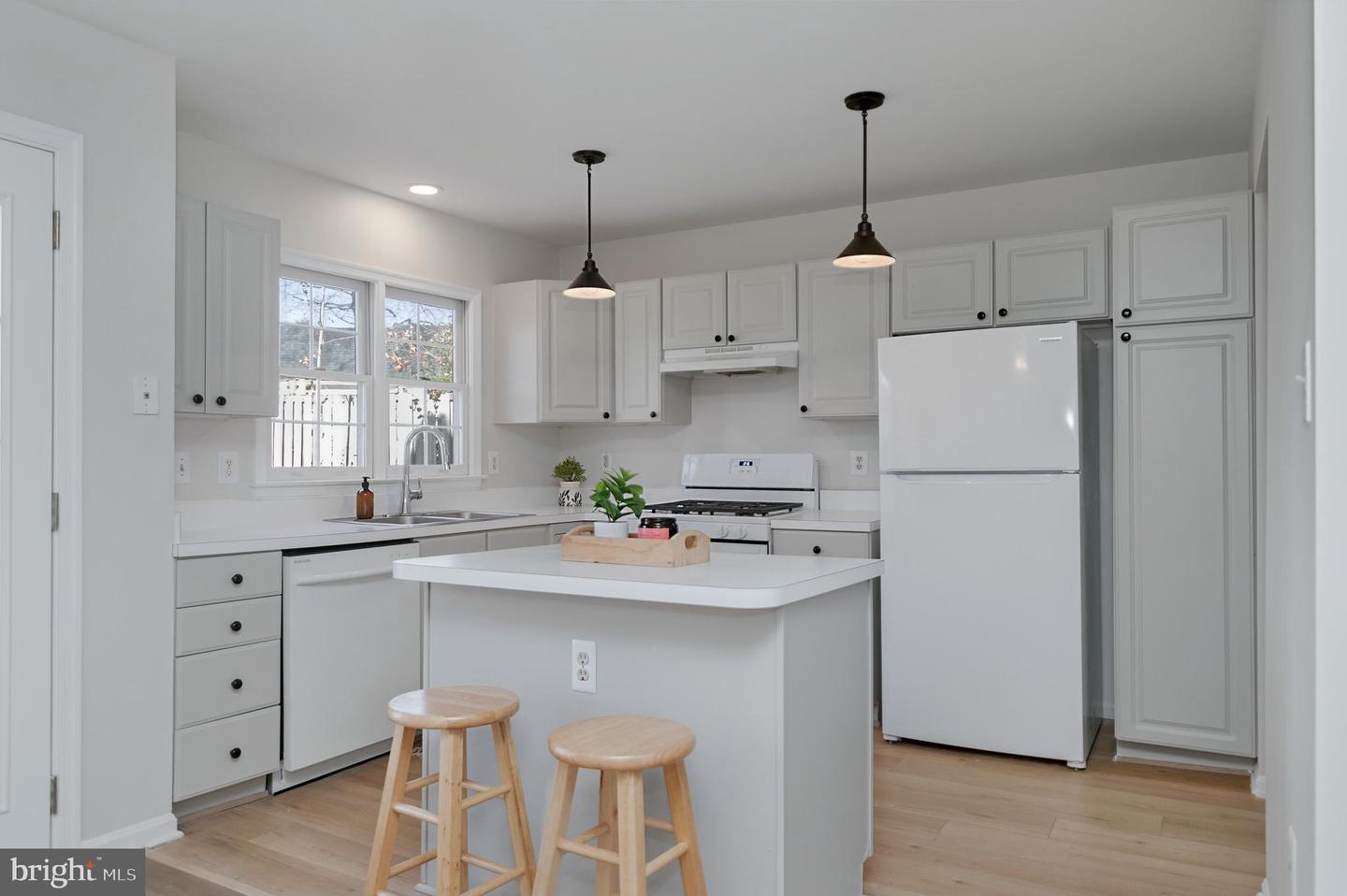 3916 OAK ST, FAIRFAX, Virginia 22030, 3 Bedrooms Bedrooms, ,2 BathroomsBathrooms,Residential,For sale,3916 OAK ST,VAFC2007050 MLS # VAFC2007050 3916 OAK ST, FAIRFAX, Virginia 22030, 3 Bedrooms Bedrooms, ,2 BathroomsBathrooms,Residential,For sale,3916 OAK ST,VAFC2007050 MLS # VAFC2007050