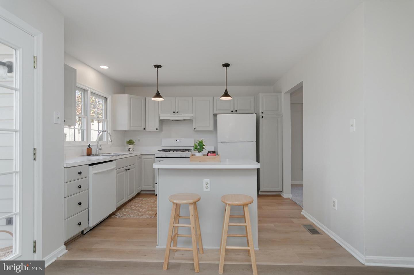 3916 OAK ST, FAIRFAX, Virginia 22030, 3 Bedrooms Bedrooms, ,2 BathroomsBathrooms,Residential,For sale,3916 OAK ST,VAFC2007050 MLS # VAFC2007050 3916 OAK ST, FAIRFAX, Virginia 22030, 3 Bedrooms Bedrooms, ,2 BathroomsBathrooms,Residential,For sale,3916 OAK ST,VAFC2007050 MLS # VAFC2007050