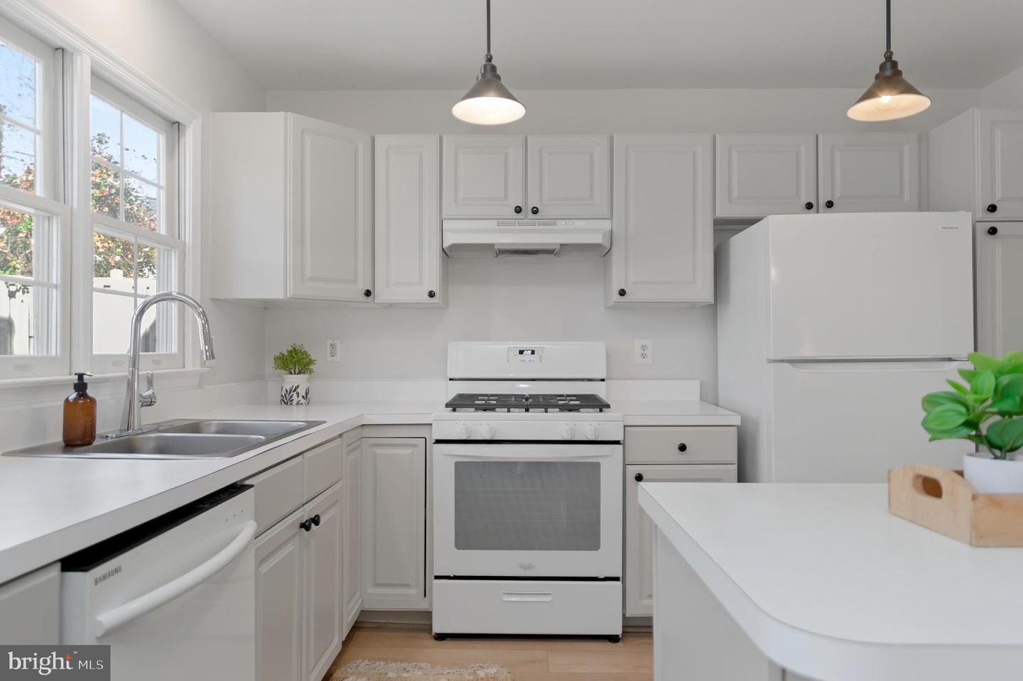 3916 OAK ST, FAIRFAX, Virginia 22030, 3 Bedrooms Bedrooms, ,2 BathroomsBathrooms,Residential,For sale,3916 OAK ST,VAFC2007050 MLS # VAFC2007050 3916 OAK ST, FAIRFAX, Virginia 22030, 3 Bedrooms Bedrooms, ,2 BathroomsBathrooms,Residential,For sale,3916 OAK ST,VAFC2007050 MLS # VAFC2007050