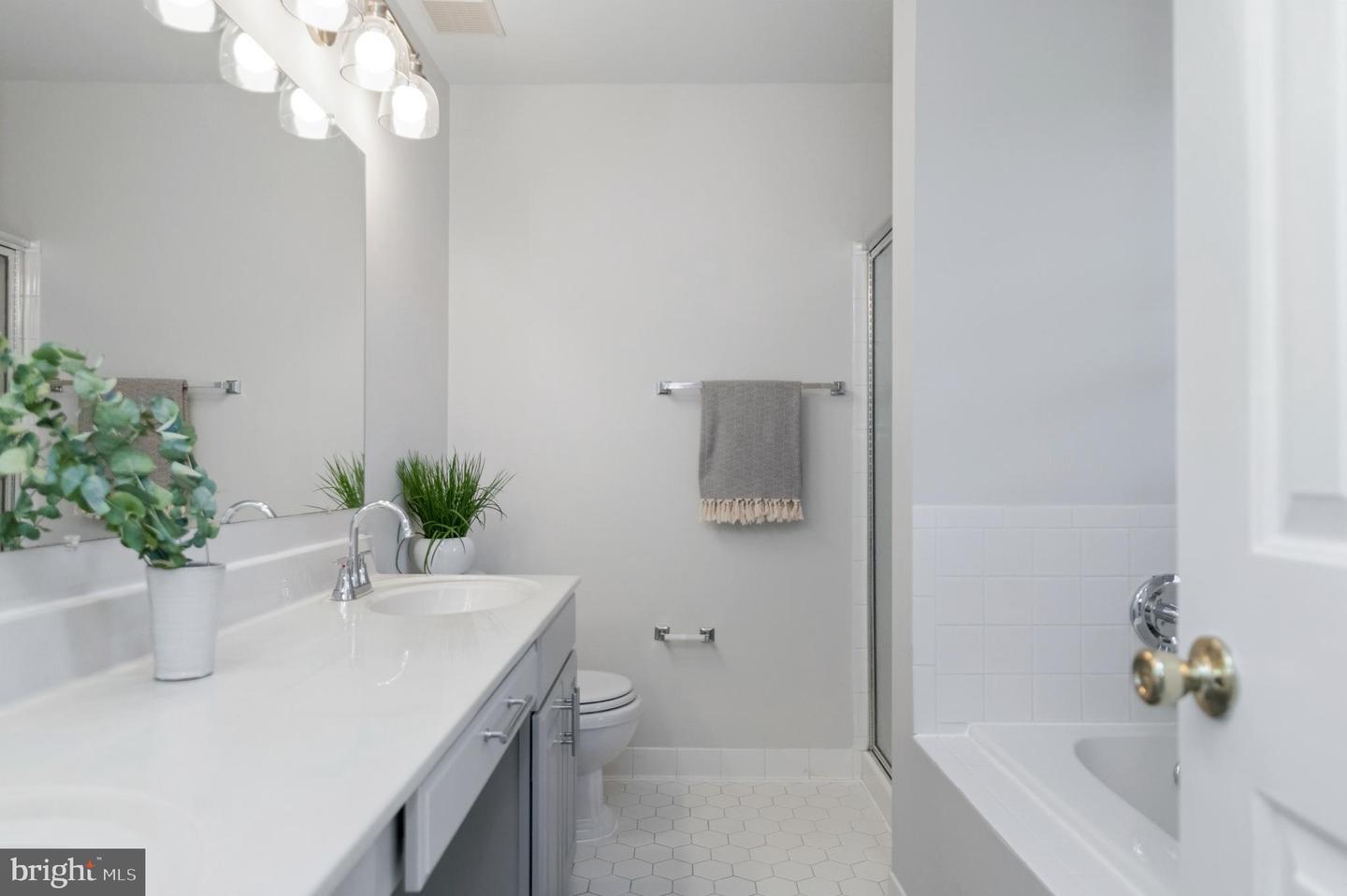 3916 OAK ST, FAIRFAX, Virginia 22030, 3 Bedrooms Bedrooms, ,2 BathroomsBathrooms,Residential,For sale,3916 OAK ST,VAFC2007050 MLS # VAFC2007050 3916 OAK ST, FAIRFAX, Virginia 22030, 3 Bedrooms Bedrooms, ,2 BathroomsBathrooms,Residential,For sale,3916 OAK ST,VAFC2007050 MLS # VAFC2007050