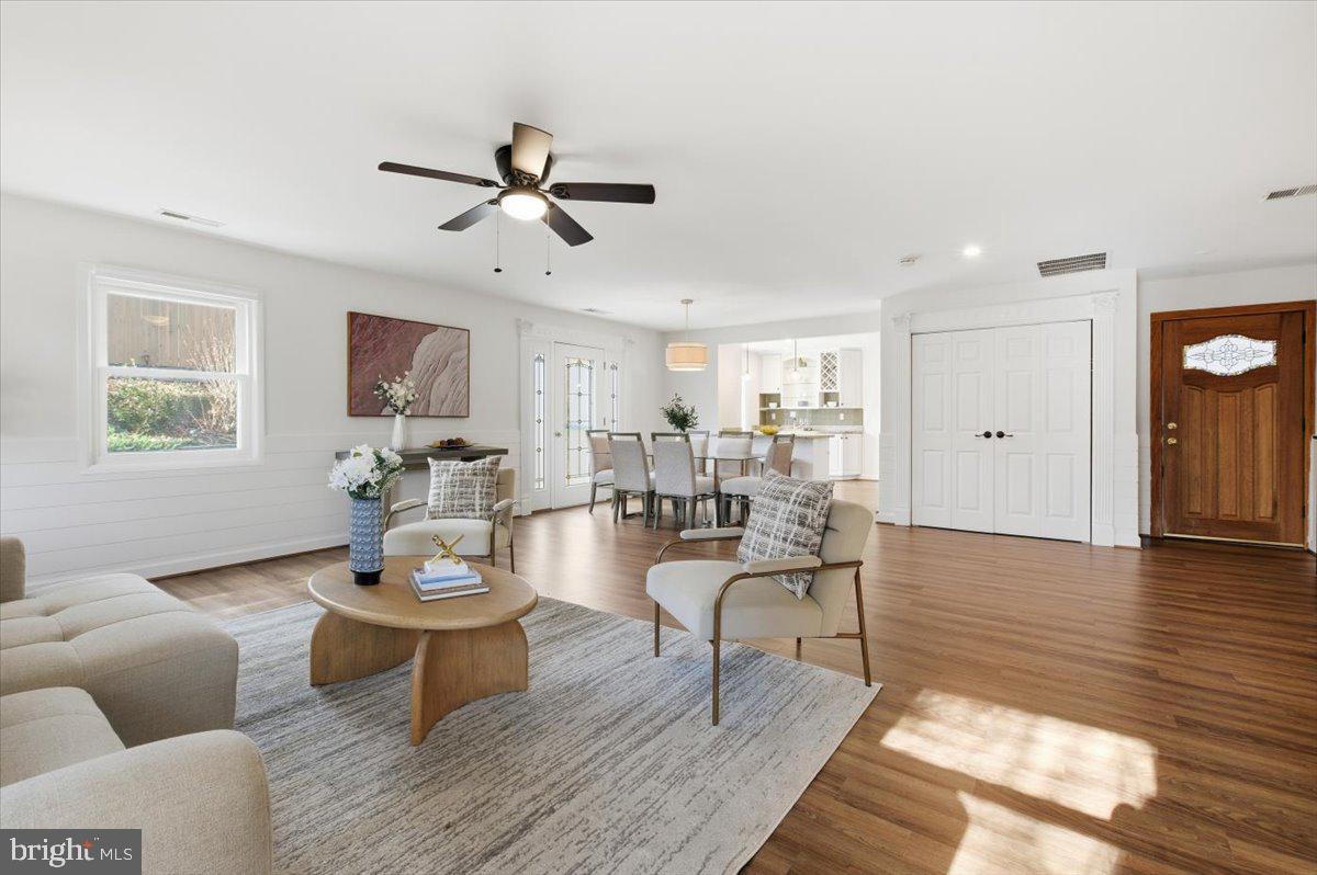 6906 SPROUSE CT, SPRINGFIELD, Virginia 22153, 4 Bedrooms Bedrooms, ,2 BathroomsBathrooms,Residential,For sale,6906 SPROUSE CT,VAFX2275892 MLS # VAFX2275892